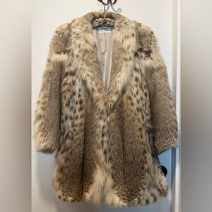 Elegant Lynx Women's Coat